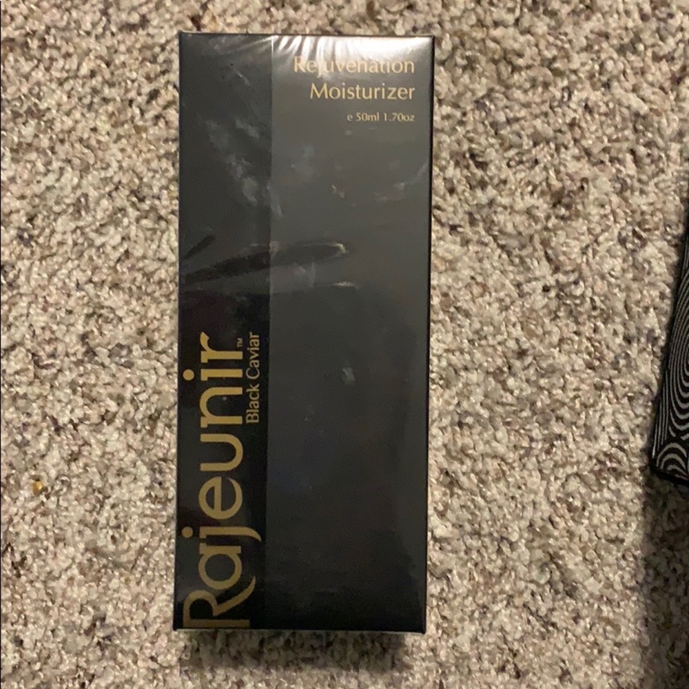 Rejuvenation moisturizer